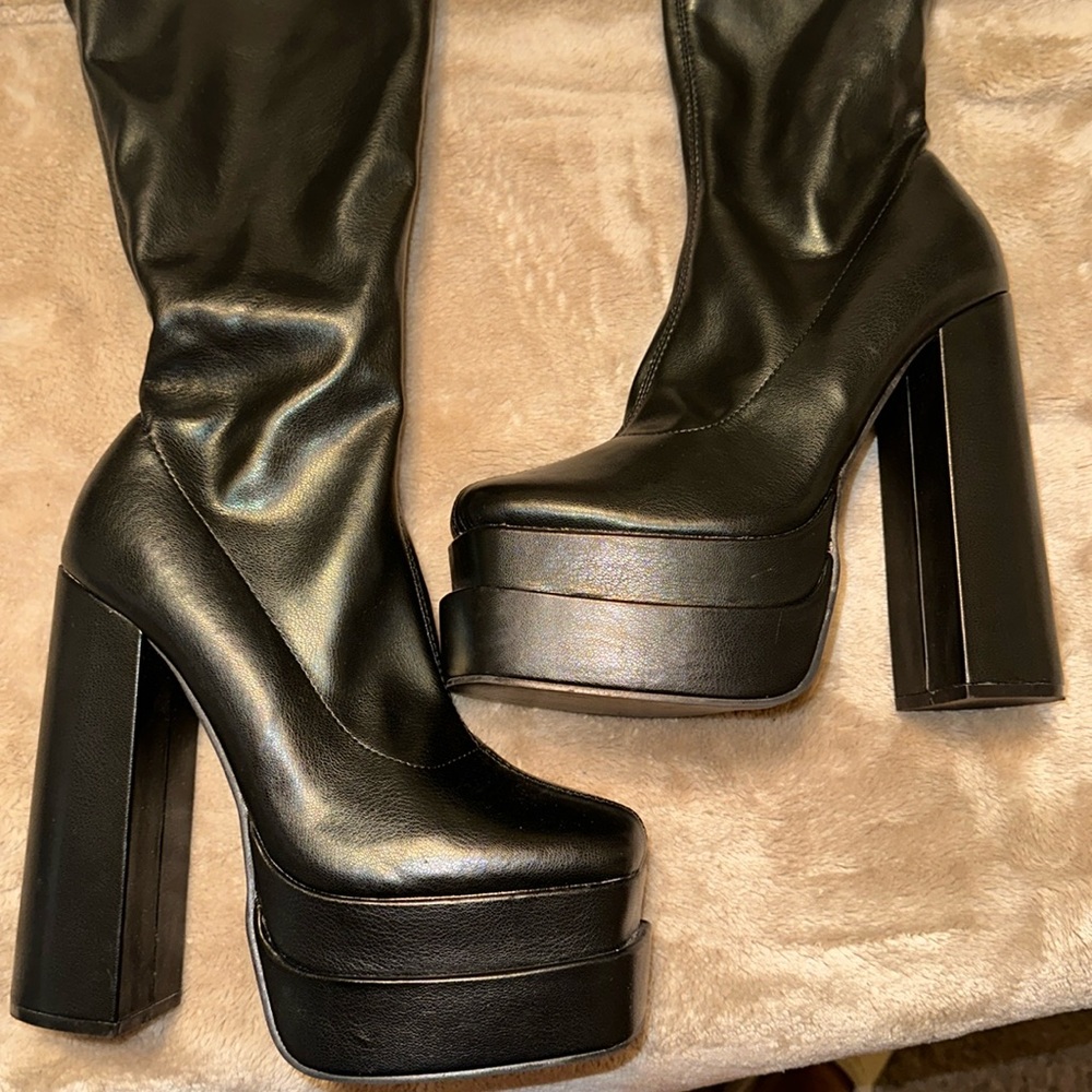 Platform boots